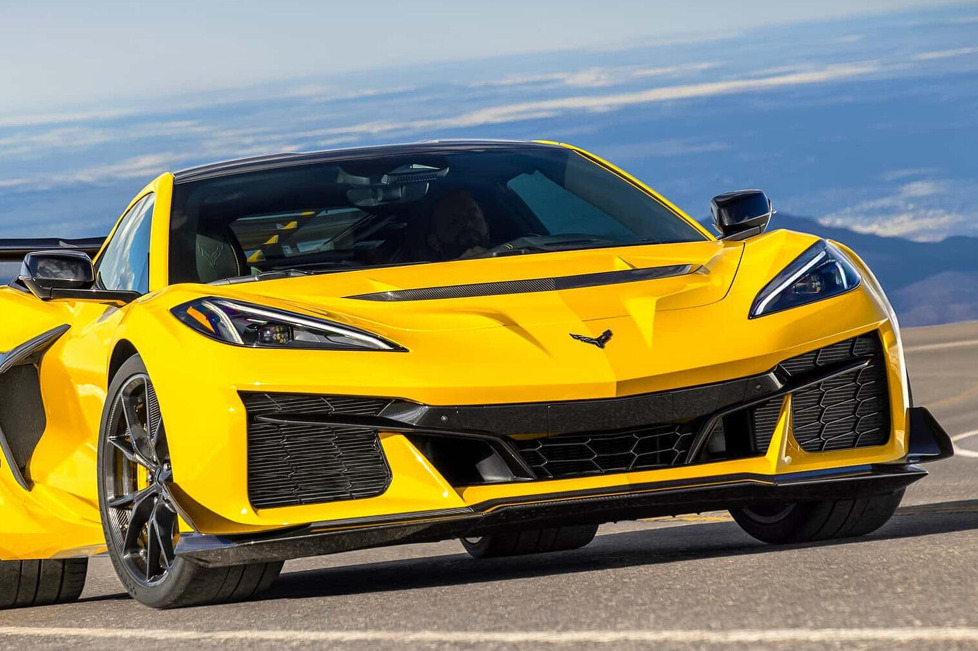 Die neue Chevrolet Corvette ZR1 wird mit über 1.000 PS das stärkste jemals in Amerika gebaute Auto und liefert auch auf der Rennstrecke ab!