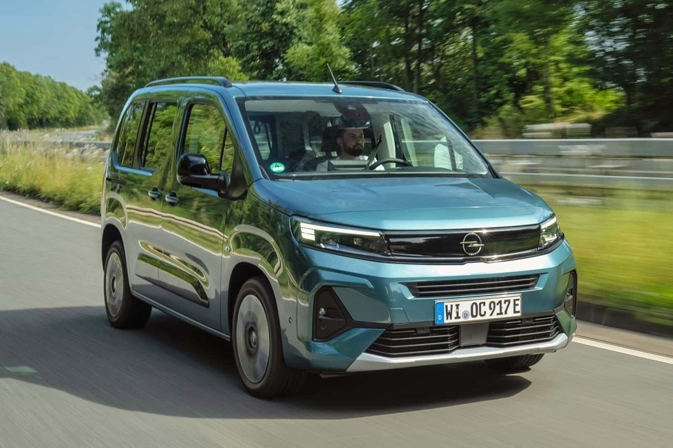 Opel hat seinem Hochdachkombi Combo ein Facelift verpasst. Gleichzeitig gibt es mehr Reichweite für den Combo Elektric - Wir sind ihn gefahren