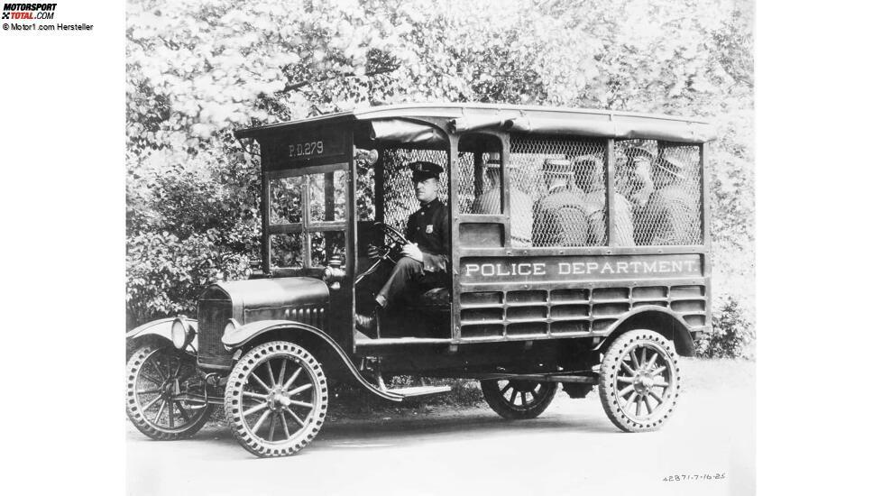 1918 Ford Model T Police Wagon