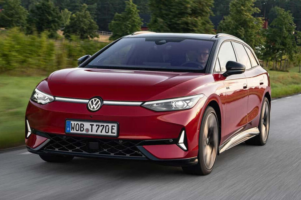 Kilometer abspulen, reichlich einladen oder forsch um die Ecke preschen? Die Pro S und GTX Varianten des VW ID.7 Tourer scheinen alles zu können