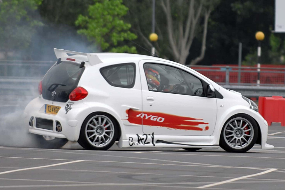 Leider gab es nie einen Toyota GR Aygo, doch 2008 zeigte man immerhin den krassen Aygo Crazy mit 197 PS und 1.050 Kilogramm Gewicht