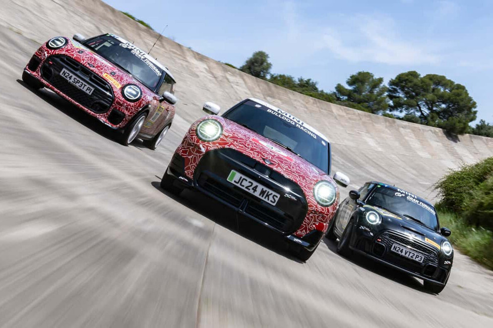 Die neuen John Cooper Works Familie des Mini kommt als Verbrenner und als Elektroversion ab Herbst 2024