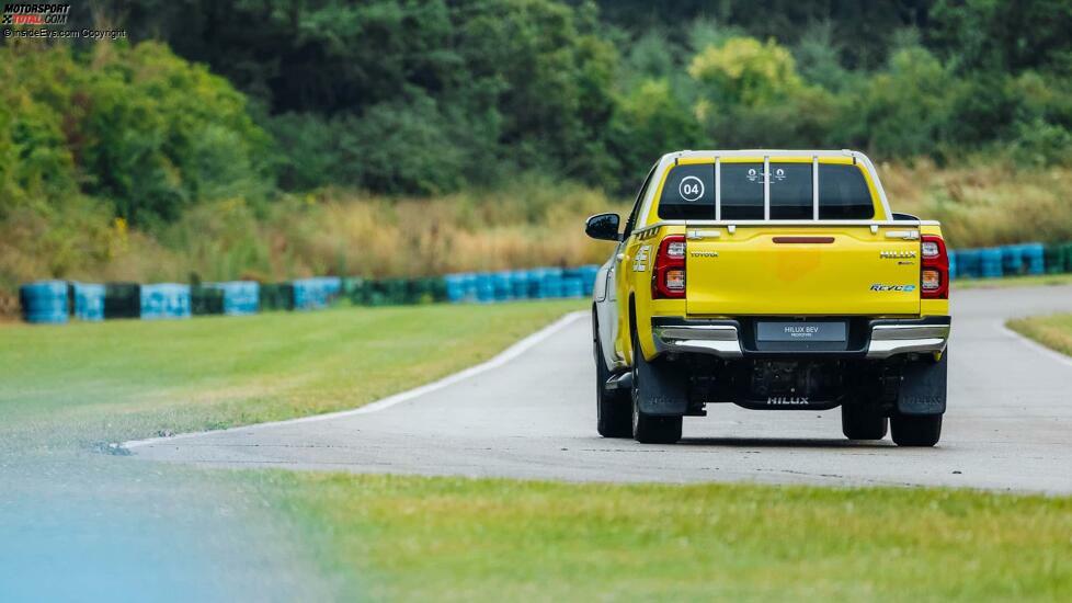 Toyota Hilux BEV im Fahrbericht