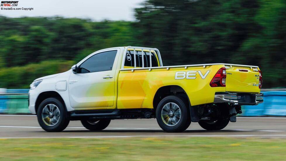 Toyota Hilux BEV im Fahrbericht
