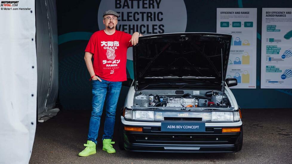 Toyota Corolla Levin AE86 BEV in der Sitzprobe