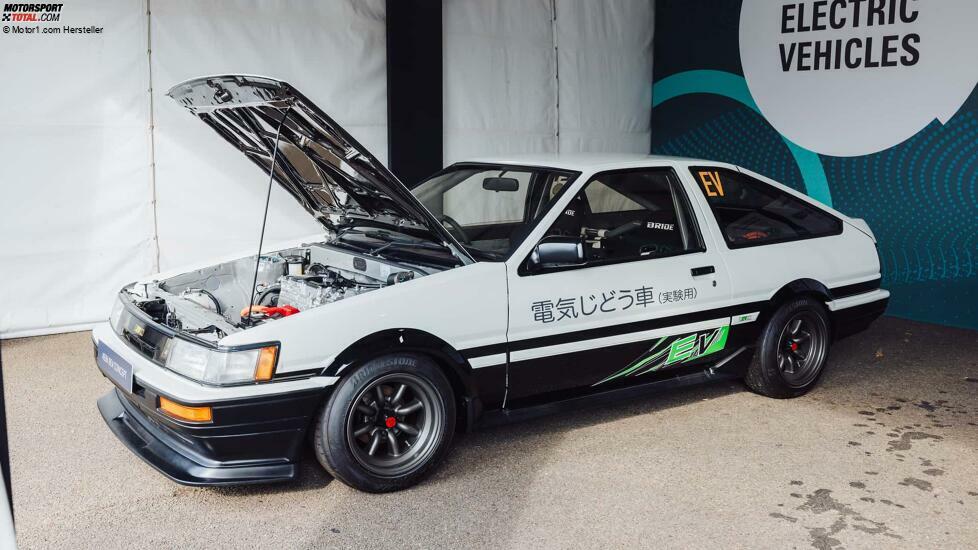 Toyota Corolla Levin AE86 BEV in der Sitzprobe