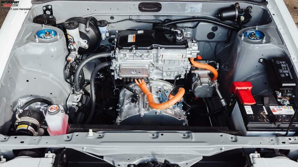 Toyota Corolla Levin AE86 BEV in der Sitzprobe