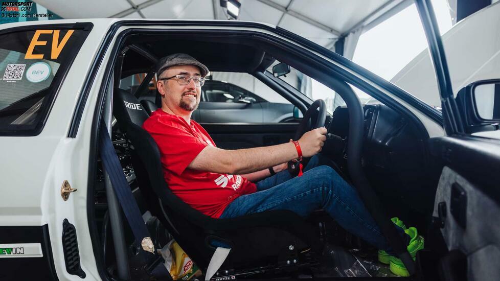 Toyota Corolla Levin AE86 BEV in der Sitzprobe