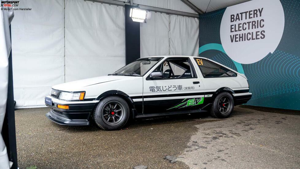 Toyota Corolla Levin AE86 BEV in der Sitzprobe