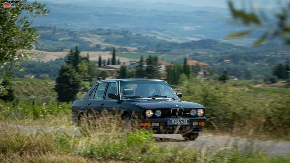BMW M5 E28 (1986) im Fahrbericht