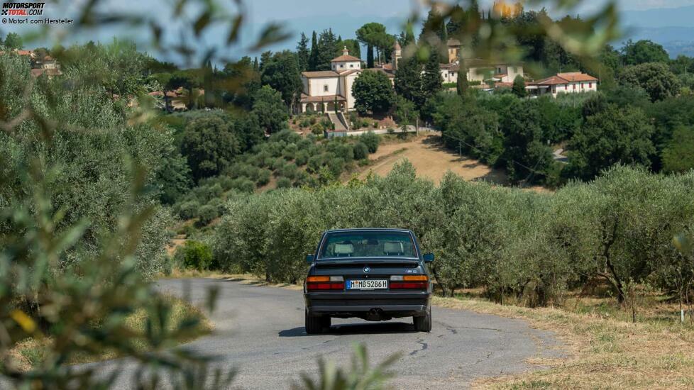 BMW M5 E28 (1986) im Fahrbericht