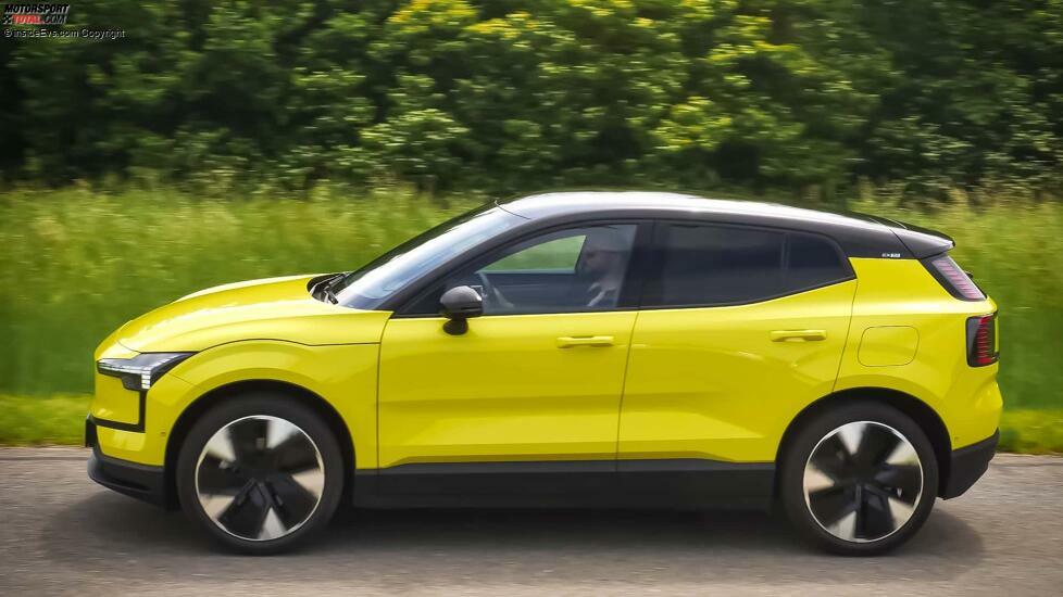 Volvo EX30 Single Extended Range Ultra (2024) in Moss Yellow im Test