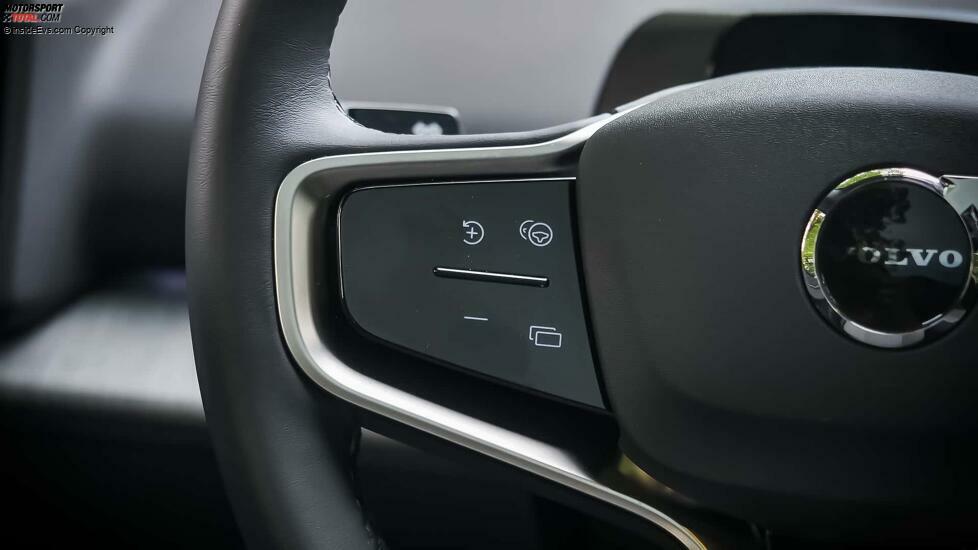 Volvo EX30 Single Extended Range Ultra (2024) in Moss Yellow im Test