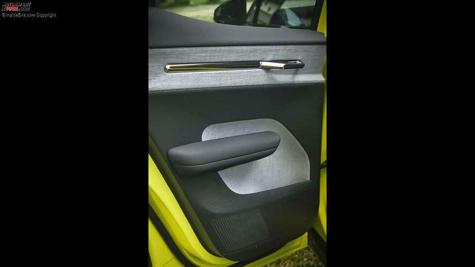 Volvo EX30 Single Extended Range Ultra (2024) in Moss Yellow im Test
