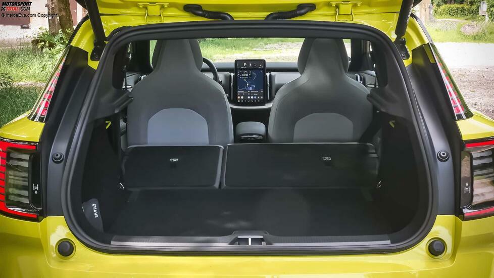 Volvo EX30 Single Extended Range Ultra (2024) in Moss Yellow im Test