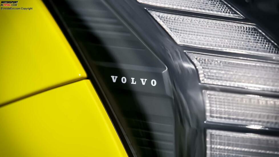 Volvo EX30 Single Extended Range Ultra (2024) in Moss Yellow im Test