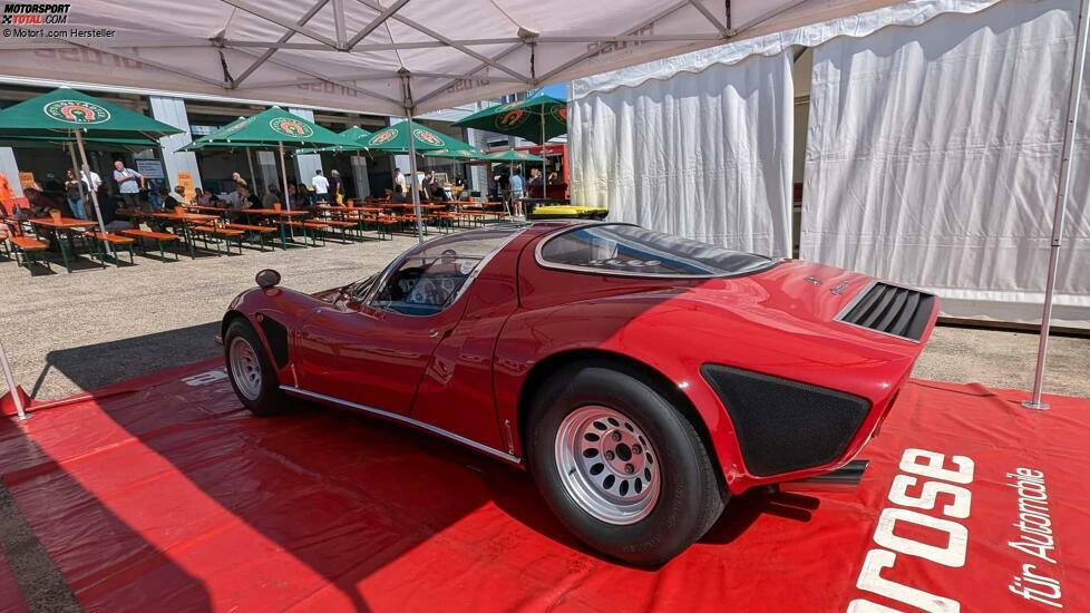 Alfa Romeo 33 Stradale (2024) VS 33 Stradale (1967)