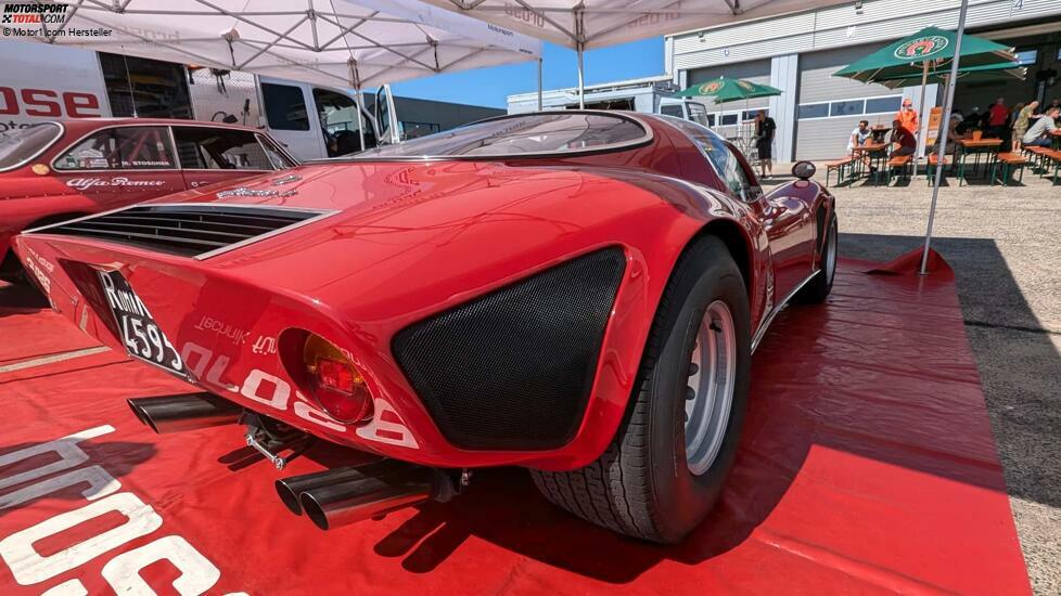 Alfa Romeo 33 Stradale (2024) VS 33 Stradale (1967)