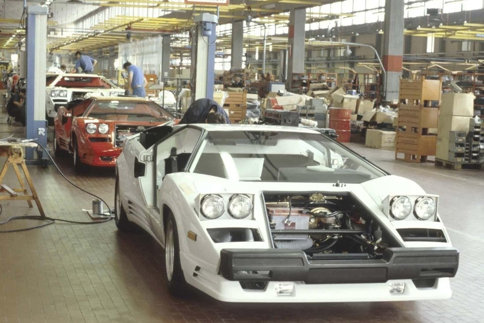 1974 kam der Lamborghini Countach auf den Markt - Zum Geburtstag zeigt die Marke seltene Bilder, wie der Kult-Sportwagen damals gebaut wurde