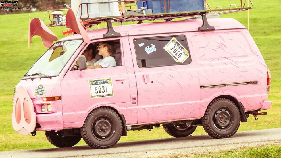 Carbage run - der ultimative Roadtrip durch Europa! Teilnahmebedingung: dein Auto muss eine Rostlaube sein!
Infos & Tickets unter https://www.carbagerun.de/
