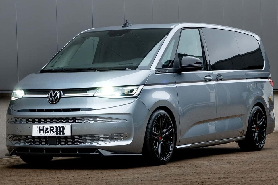 Adel verpflichtet, sagt man – und das passt zum VW-Bus Multivan: Der Auto-Ikone fehlt einfach nur ein H&R-Gewindefahrwerk, damit sie perfekt wird