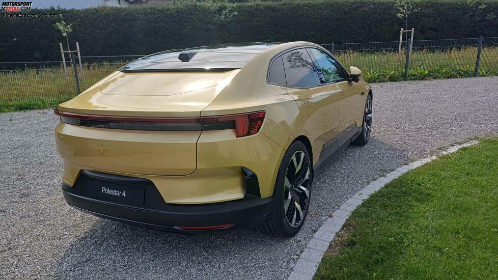 Polestar 4 in der Lackierung 'Gold': Das Exterieur