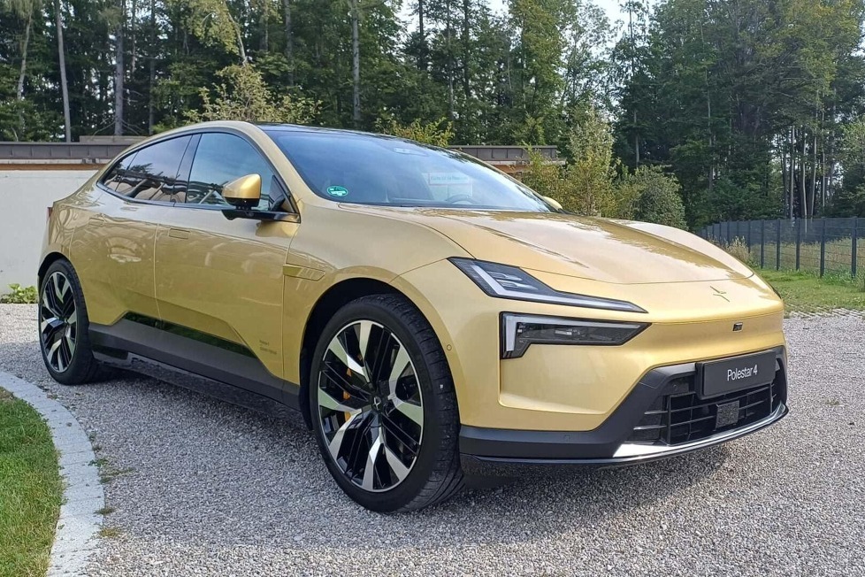 Ein Auto ohne Heckscheibe? Der Polestar 4 polarisiert: Wir haben uns erklären lassen, was das soll und haben den Wagen im Voralpenland gefahren
