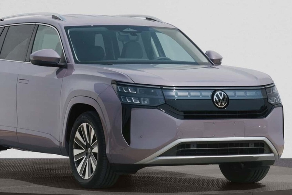 Der Volkswagen Teramont Pro aus dem Jahr 2025 wurde in China im Rahmen des Homologationsprozesses des SUVs bereits gezeigt.