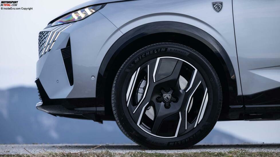 PEUGEOT_E3008TESTDRIVE_2402TC318