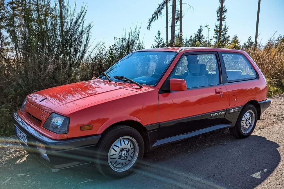 In den 1980er-Jahren prangte nicht nur am VW Golf das Kürzel GTI, sondern auch bei Peugeot und Suzuki: Wir sind jetzt einen frühen Swift GTi gefahren