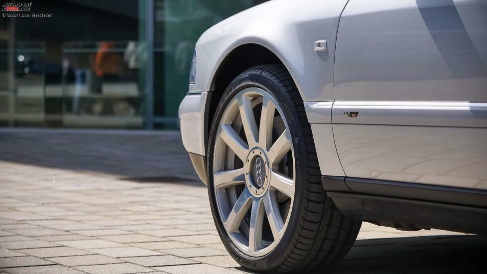 Audi A8 6.0 L (2002) im Fahrbericht