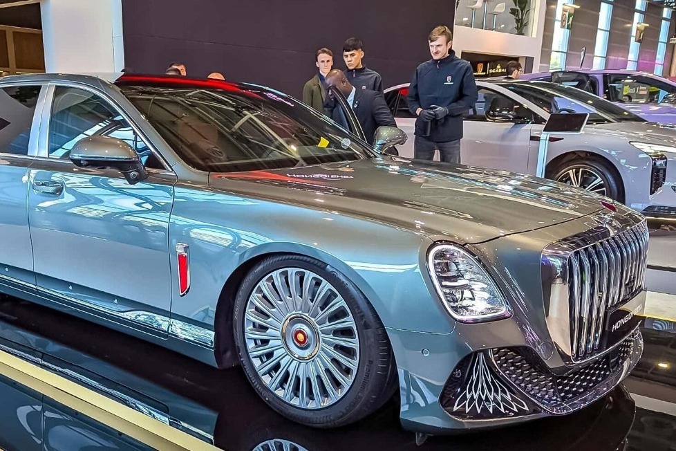 Hongqi begann in China einst als Marke für Staatskarossen, unter anderem auf Basis des Audi 100 C3: Jetzt zeigt man den krassen Guoya