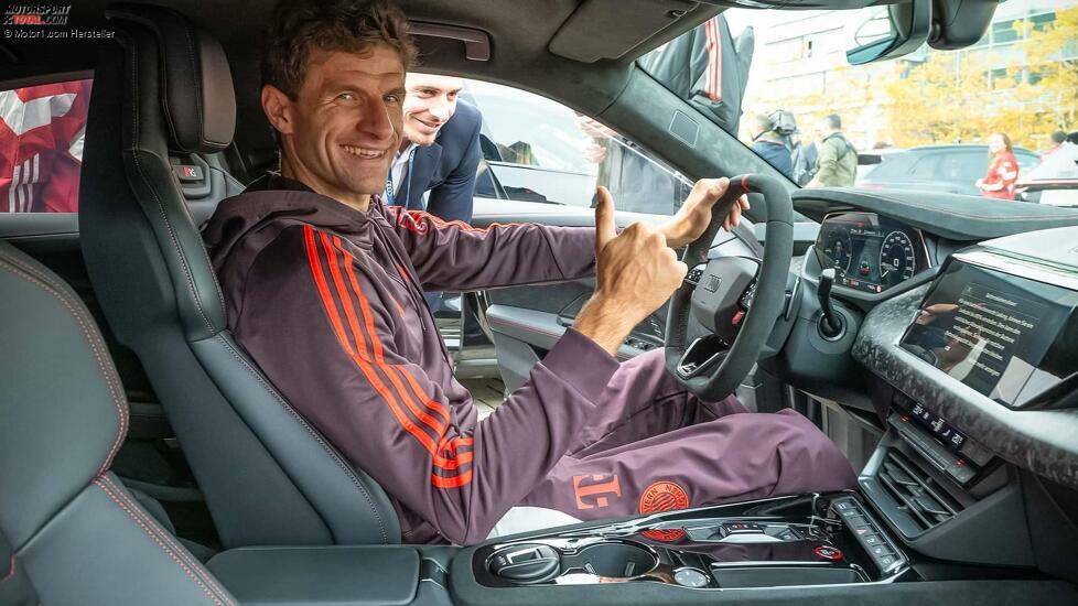 Audi Fahrzeugübergabe an die Spieler des FC Bayern München 2024