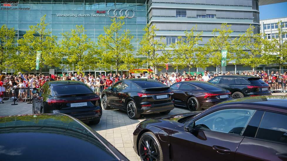 Audi Fahrzeugübergabe an die Spieler des FC Bayern München 2023