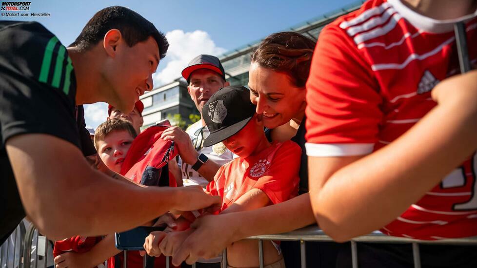Audi Fahrzeugübergabe an die Spieler des FC Bayern München 2023