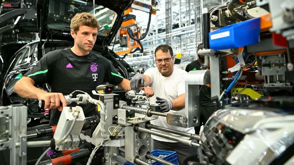 Audi Fahrzeugübergabe an die Spieler des FC Bayern München 2023