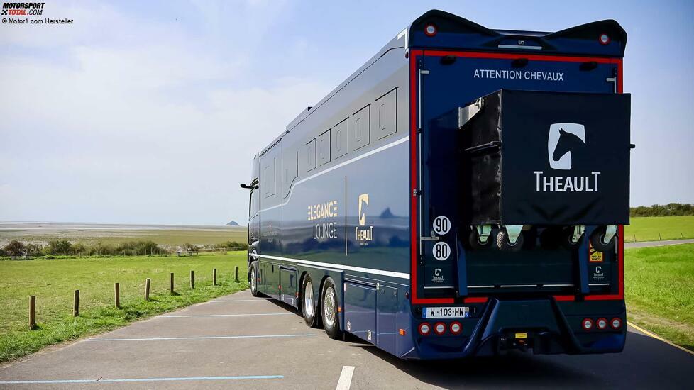 Mercedes-Benz Actros als Pferdetransporter mit Élégance Lounge von Théault