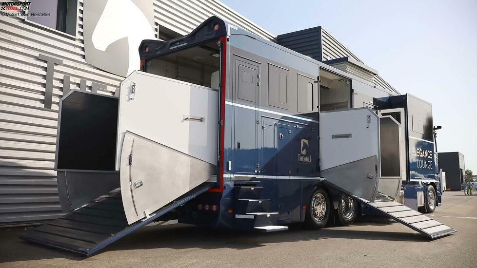 Mercedes-Benz Actros als Pferdetransporter mit Élégance Lounge von Théault