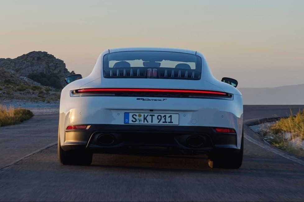 Die Neuauflage bekommt etwas mehr Leistung und ist jetzt erstmals auch als Cabriolet bestellbar ...