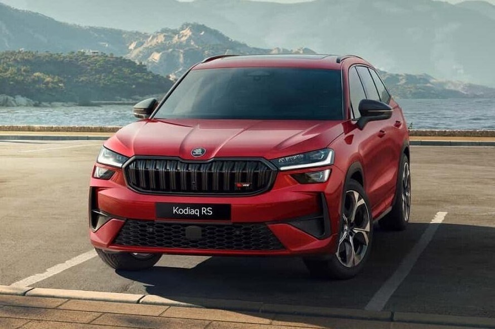 Die zweite Generation des Skoda Kodiaq RS ist da und hat mehr Leistung als sein Vorgänger: Er ist serienmäßig mit Allradantrieb ausgestattet