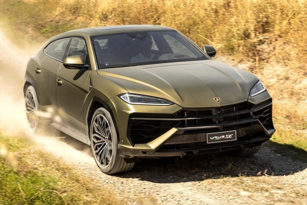 Der Lamborghini Urus ist bis 2026 ausverkauft, und auf einen Revuelto müssen Sie bis 2027 warten