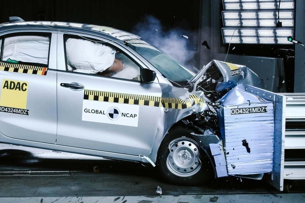 Suzuki hat die neue Kleinlimousine Dzire in Indien auf den Markt gebracht, wo sie rund 8.000 Euro kostet - Trotz des niedrigen Preises ist der Dzire sicher