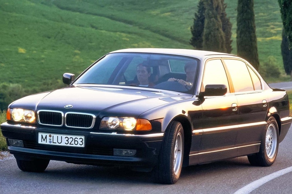 Für einige Fans gibt es bis heute keinen schönen 7er: Die Rede ist von der Baureihe E38, die vor 30 Jahren auf den Markt kam - Wir blicken zurück