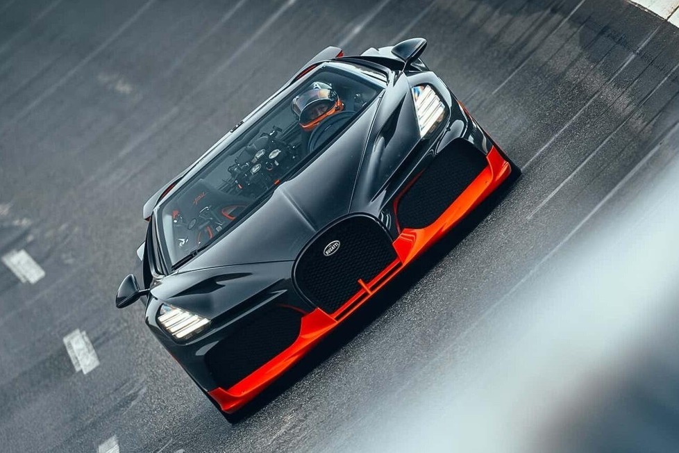 Bugatti hat es wieder getan und einen Weltrekord aufgestellt: Jetzt ging um die Höchstgeschwindigkeit für ein offenes Fahrzeug