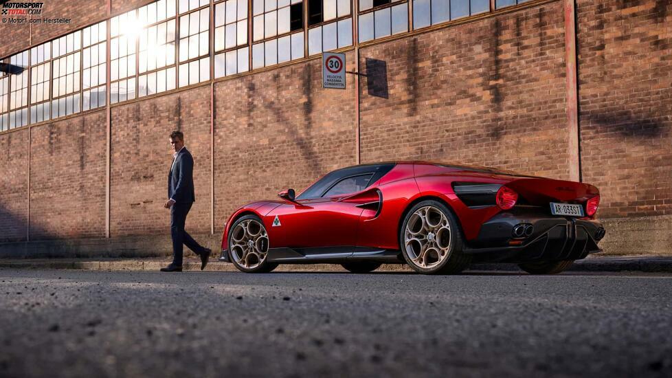 Alfa Romeo 33 Stradale (2023)