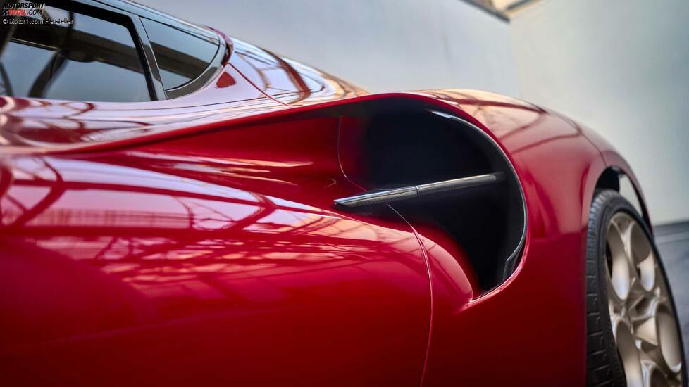 Alfa Romeo 33 Stradale (2023)