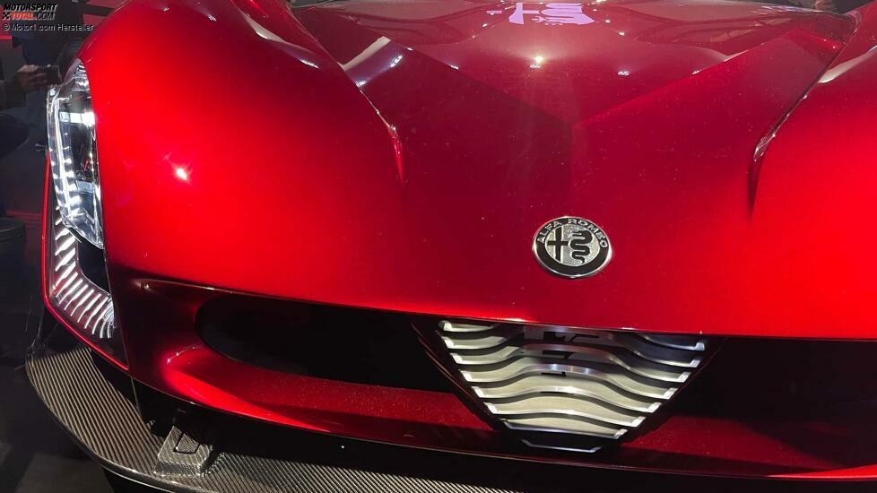 Foto - Alfa Romeo 33 Stradale (2023)