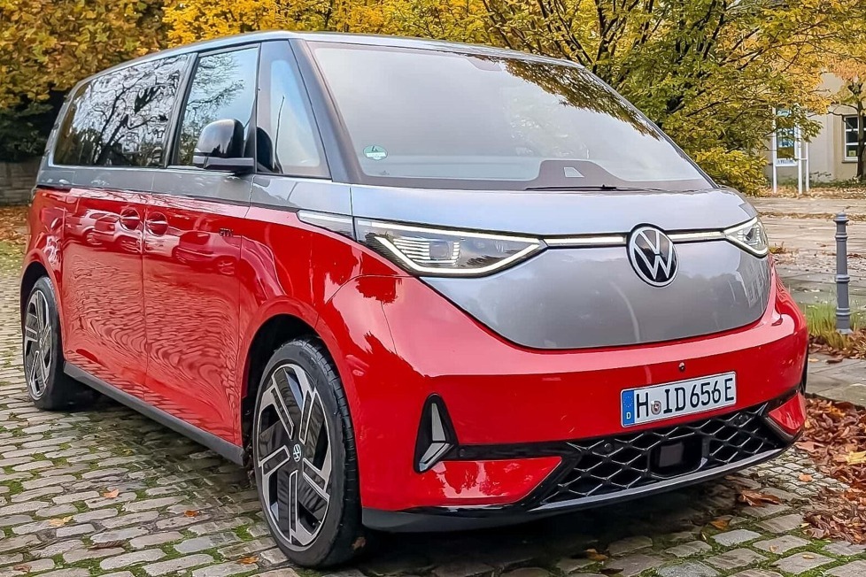 340 PS, in 6,5 Sekunden auf 100: Der VW ID. Buzz (2024) mutiert als GTX zur Wuchtbrumme - Braucht man das? Das klären wir im Test