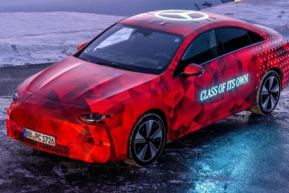 Auf Tuchfühlung mit der neuen Mercedes-Limousine, die ein China-Motor antreibt ...