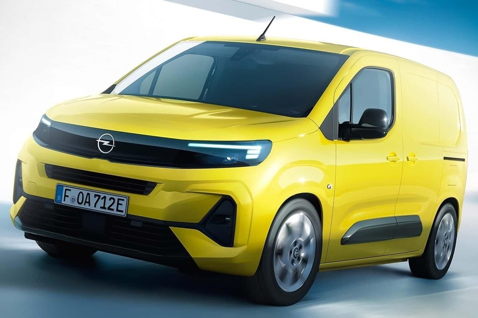 Der französische Allrad-Spezialist legt den Kastenwagen höher und integriert eine automatische 4x4-Aktivierung